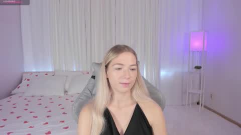 Susan online show from 09-27-25, 03:44