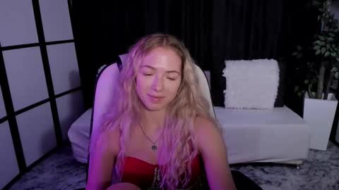 Susan online show from 10-24-25, 02:52