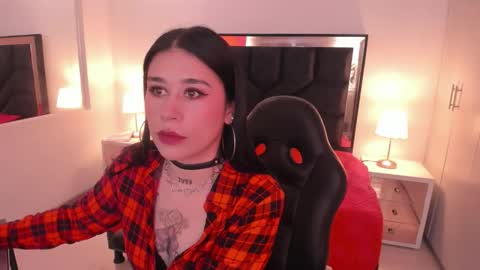 susanvilla online show from 11-07-25, 07:58