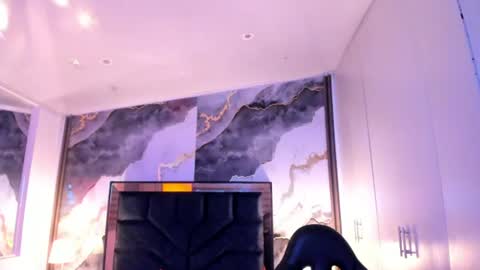 Snapshot of susanvilla chatting on 06-11-26, 12:32 susanvilla online show from 06-11-26, 12:32