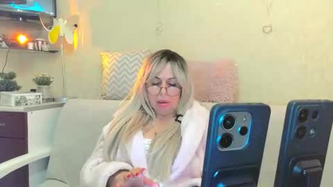 SusieNoreen online show from 10-25-25, 11:29