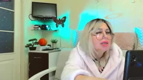 SusieNoreen online show from 11-02-25, 02:52