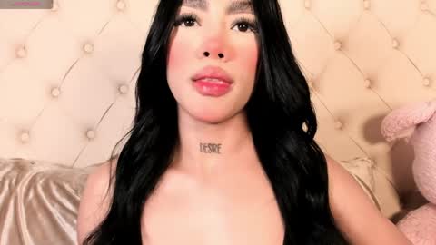 Snapshot of sussie_thompsom chatting on 05-21-26, 03:46 Sussie Tompsom online show from 05-21-26, 03:46
