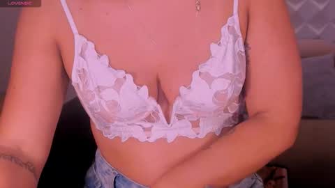 Sussy Bell online show from 10-31-25, 08:32