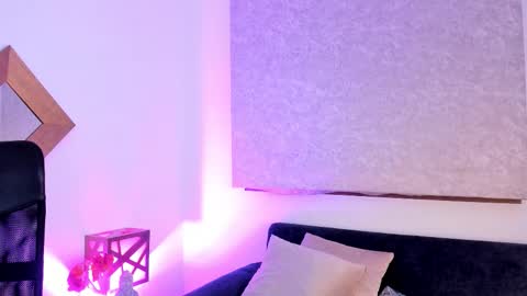 Snapshot of susuya_doll chatting on 10-02-25, 05:42 Susuya online show from 10-02-25, 05:42