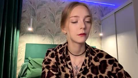 Jessica online show from 10-20-25, 04:07