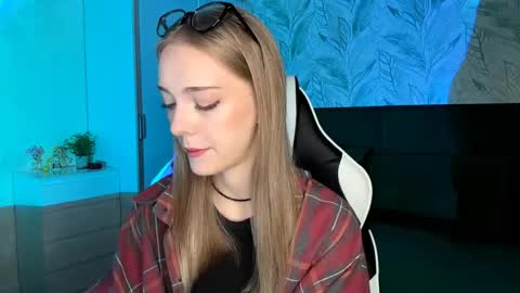 Jessica online show from 11-10-25, 05:34