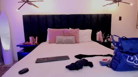 susyy online show from 10-21-25, 03:40