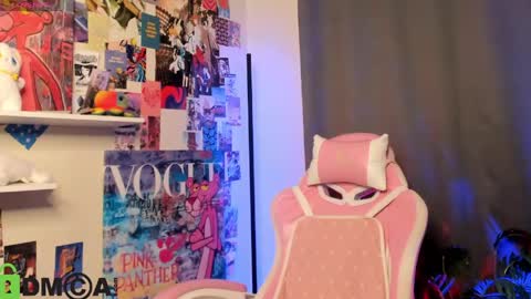Snapshot of suzane_martin chatting on 04-17-26, 10:51 Hey Im Suzane online show from 04-17-26, 10:51