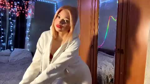 Stacy online show from 06-10-26, 01:06