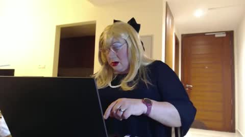 My name is Sissy or more fully Suzanna Aprilia Maria Mariquita Catarina Chinita Banci. Soy una puta - que chimba ladybug online show from 05-08-26, 04:23