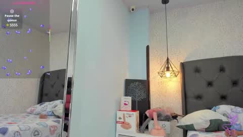 S U Z E T  online show from 02-06-25, 10:53