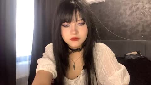 EmilySuonn online show from 04-14-26, 05:57