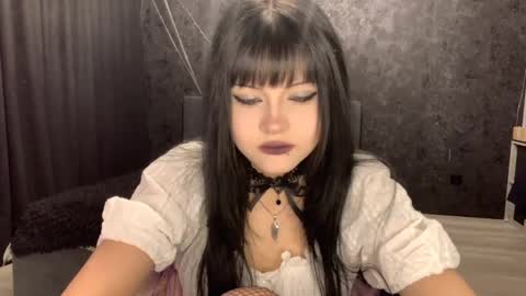 EmilySuonn online show from 04-30-26, 05:14