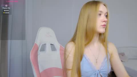 Suzi online show from 11-22-25, 02:27