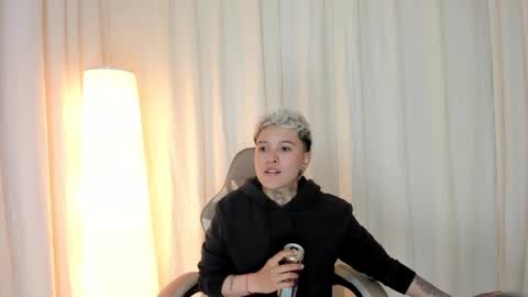 suzu_wolf online show from 10-06-25, 05:38