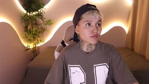 suzu_wolf online show from 10-09-25, 04:32