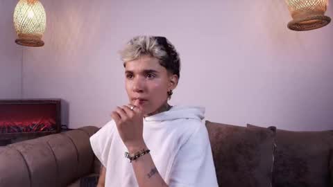 suzuwolf_dim online show from 11-11-25, 06:57