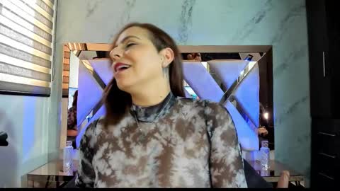 Snapshot of suzy_wise chatting on 03-11-26, 12:22 Suzy online show from 03-11-26, 12:22