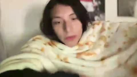 Snapshot of suzyishellawet chatting on 10-21-25, 04:13 Suzy online show from 10-21-25, 04:13