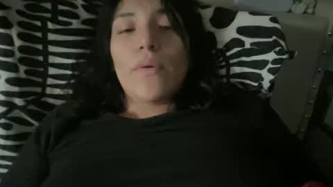 Snapshot of suzyishellawet chatting on 11-16-25, 04:01 Suzy online show from 11-16-25, 04:01