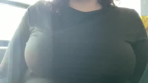 Snapshot of suzyishellawet chatting on 11-24-25, 08:30 Suzy online show from 11-24-25, 08:30