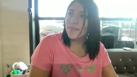 Snapshot of suzyishellawet chatting on 12-01-25, 06:57 Suzy online show from 12-01-25, 06:57