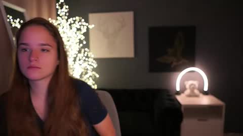 SuzySky online show from 06-11-26, 08:01