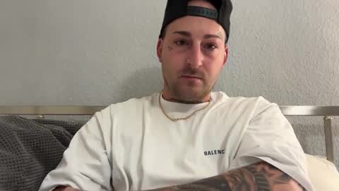 Snapshot of sw0osh chatting on 12-14-25, 11:42 sw0osh online show from 12-14-25, 11:42