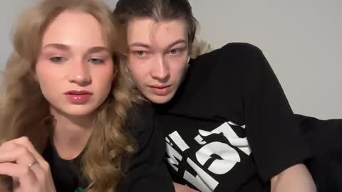 Denis and Mia online show from 04-15-26, 12:23