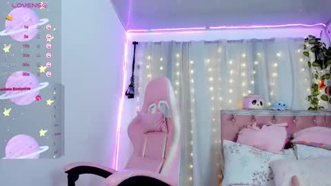 Snapshot of sweed_danii09 chatting on 11-20-25, 06:40 Daniela age 21 online show from 11-20-25, 06:40