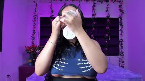 Snapshot of sweelanna chatting on 12-14-25, 01:33 sweet ana online show from 12-14-25, 01:33