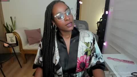 Snapshot of sweer_oshun chatting on 12-11-24, 12:02 Evangeline online show from 12-11-24, 12:02