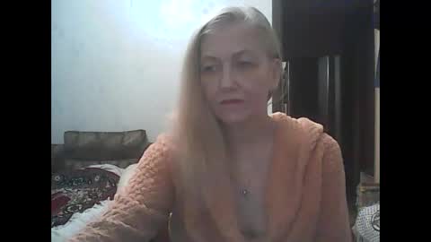 Snapshot of sweet4blonde609 chatting on 12-27-24, 06:03 sweet4blonde609 online show from 12-27-24, 06:03