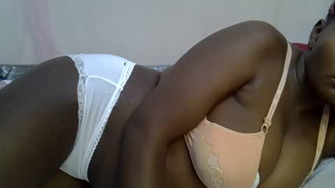 Snapshot of sweet_0012 chatting on 05-16-26, 02:41 Cecee online show from 05-16-26, 02:41