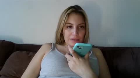Snapshot of sweet__alana chatting on 01-26-25, 09:40 Sweet  alana online show from 01-26-25, 09:40