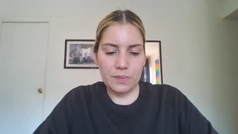 Snapshot of sweet__alana chatting on 09-23-25, 06:44 Sweet  alana online show from 09-23-25, 06:44