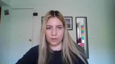 Snapshot of sweet__alana chatting on 10-14-25, 04:41 Sweet  alana online show from 10-14-25, 04:41