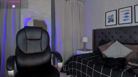 Snapshot of sweet__vanessa1 chatting on 12-04-25, 04:11 Vanessa online show from 12-04-25, 04:11