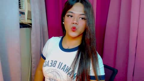 Snapshot of sweet_ahrii chatting on 02-22-25, 03:23 CLEO online show from 02-22-25, 03:23