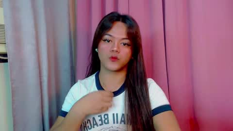 Snapshot of sweet_ahrii chatting on 02-25-25, 08:25 CLEO online show from 02-25-25, 08:25