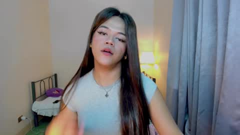 Snapshot of sweet_ahrii chatting on 03-06-25, 11:03 CLEO online show from 03-06-25, 11:03