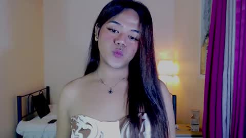 Snapshot of sweet_ahrii chatting on 03-07-25, 12:12 CLEO online show from 03-07-25, 12:12