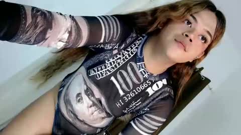 Snapshot of sweet_ahrii chatting on 10-28-25, 07:23 CLEO online show from 10-28-25, 07:23