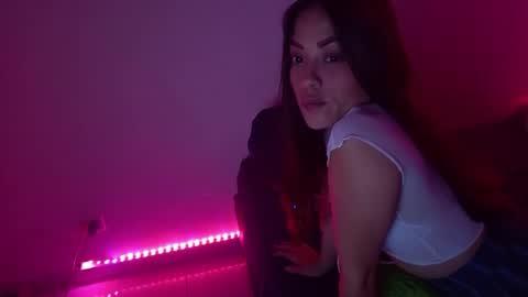 Snapshot of sweet_and_cute23 chatting on 11-13-25, 09:52 NZ online show from 11-13-25, 09:52