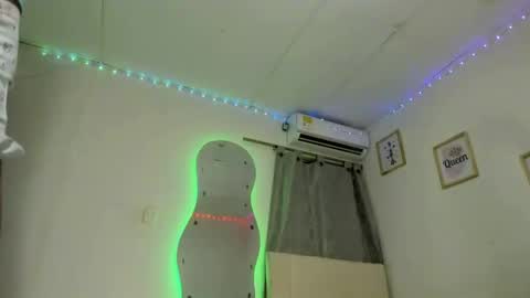 Snapshot of sweet_angelicaxxx chatting on 10-06-25, 05:27 sweet_angelicaxxx online show from 10-06-25, 05:27