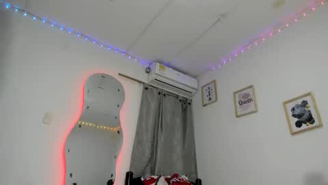 Snapshot of sweet_angelicaxxx chatting on 11-05-25, 04:01 sweet_angelicaxxx online show from 11-05-25, 04:01