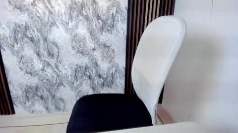 Aura  online show from 05-06-26, 08:47
