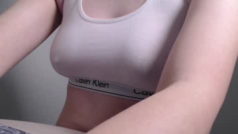 Snapshot of sweet_baby_kate chatting on 12-01-24, 04:29 Kate and Erica online show from 12-01-24, 04:29