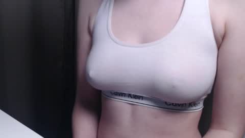 Snapshot of sweet_baby_kate chatting on 01-08-25, 03:07 Kate and Erica online show from 01-08-25, 03:07